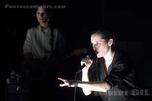 SAVAGES - 2016-03-01 - PARIS - La Cigale - Camille Berthomier - Gemma Thompson